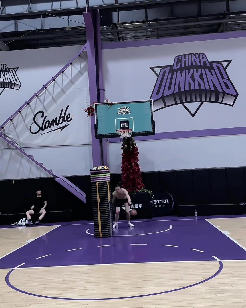 兄弟，這個(gè)摸高如何？