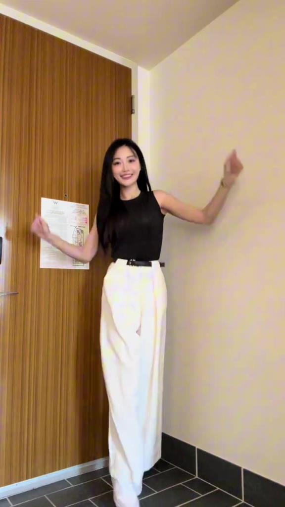 孟超曬自拍：常規(guī)賽正式收官啦，咱們季后賽見啦！