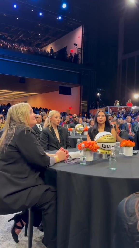 今天這穿搭，差點沒認出來！佩奇-布克斯當選WNBA狀元后十分淡定