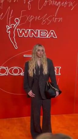 女狀元佩吉強(qiáng)勢登陸WNBA，實(shí)力超強(qiáng)，顏值也杠杠的